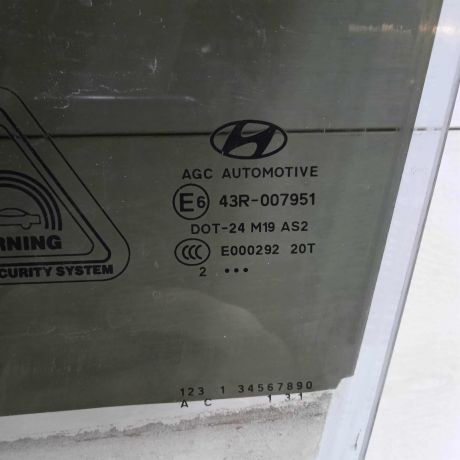 steklo-dveri-perednee-levoe-hyundai-ix35-i-art-92975-big-1