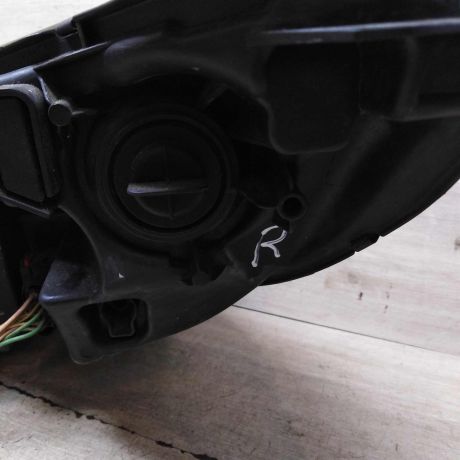 fara-pravaia-ksenon-peugeot-407-art-93094-big-5