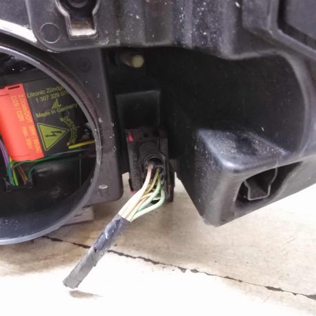 fara-pravaia-ksenon-peugeot-407-art-93094-big-2