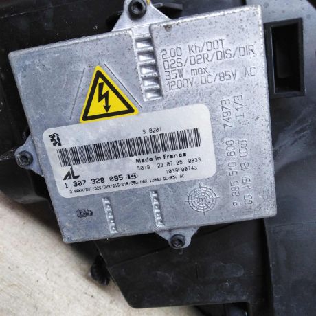 fara-pravaia-ksenon-peugeot-407-art-93094-big-7