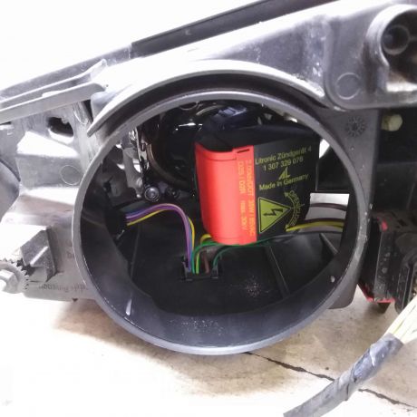 fara-pravaia-ksenon-peugeot-407-art-93094-big-8