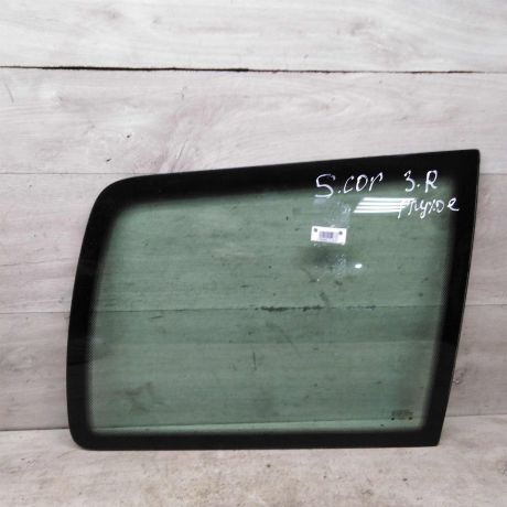 steklo-gluxoe-zadnee-pravoe-fortocka-bagaznika-seat-cordoba-i-restailing-art-93374-big-0