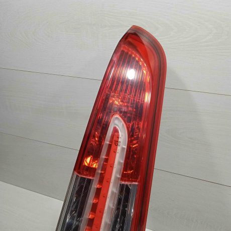 fonar-zadnii-pravyi-ford-c-max-rest-art-93856-big-1