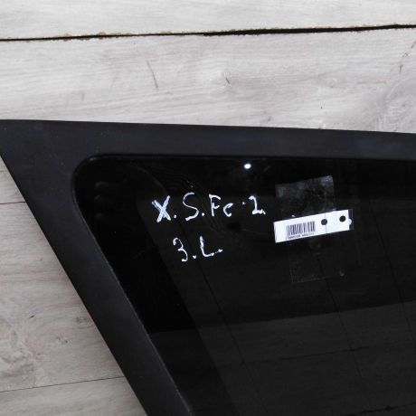 steklo-gluxoe-zadnee-levoe-fortocka-bagaznika-hyundai-santa-fe-i-art-94129-big-5