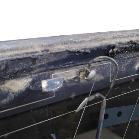 steklo-gluxoe-zadnee-levoe-fortocka-bagaznika-hyundai-santa-fe-i-art-94129-big-3