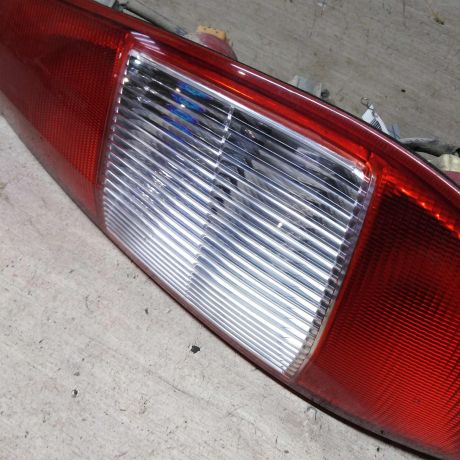 fonar-zadnii-pravyi-ford-mondeo-3-universal-art-94460-big-1