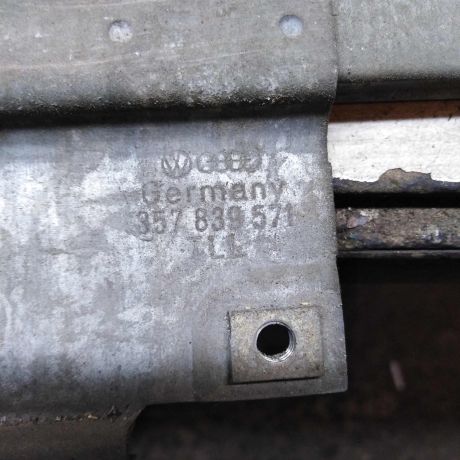 steklo-dveri-perednee-pravoe-volkswagen-jetta-2-volkswagen-golf-2-art-95083-big-1