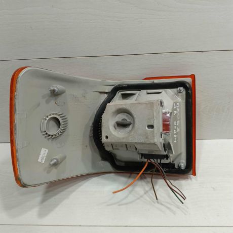 fonar-zadnii-pravyi-sedan-audi-80-b3-art-95533-big-2