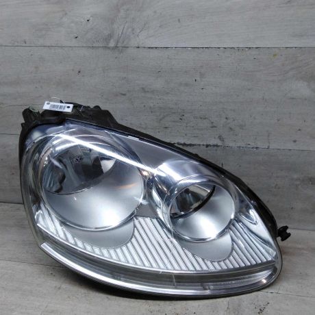 fara-peredniaia-pravaia-volkswagen-jetta-5-volkswagen-golf-5-art-95982-big-0