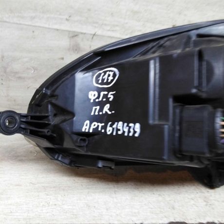 fara-peredniaia-pravaia-volkswagen-jetta-5-volkswagen-golf-5-art-95982-big-5