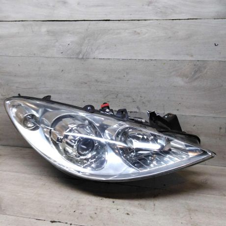 fara-peredniaia-pravaia-peugeot-307-rest-art-95983-big-0