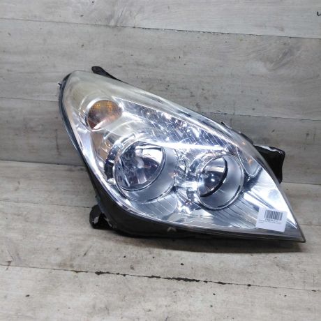 fara-peredniaia-pravaia-opel-astra-h-art-96323-big-0