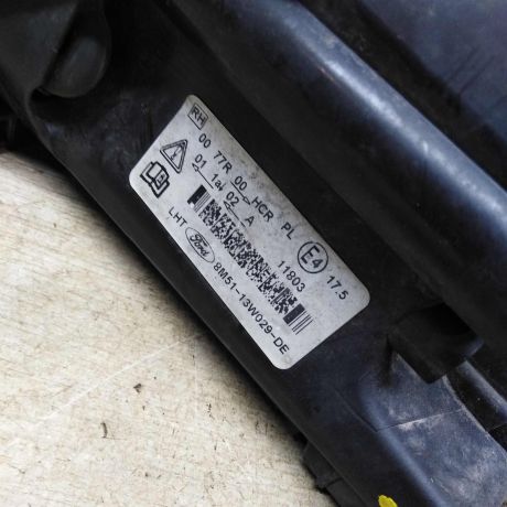 fara-peredniaia-pravaia-ford-focus-2-restailing-art-96924-big-5