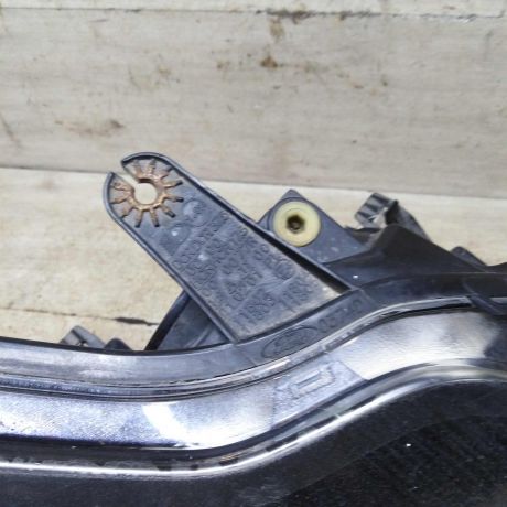 fara-peredniaia-pravaia-ford-focus-2-restailing-art-96924-big-3