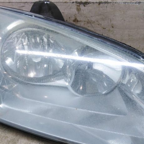 fara-peredniaia-pravaia-ford-focus-2-art-96962-big-1