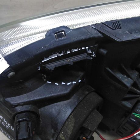 fara-peredniaia-pravaia-toyota-avensis-t25-restailing-art-97439-big-4