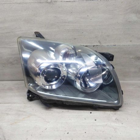 fara-peredniaia-pravaia-toyota-avensis-t25-rest-art-97457-big-0