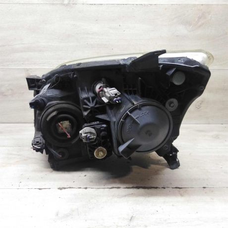 fara-peredniaia-pravaia-toyota-avensis-t25-rest-art-97457-big-3