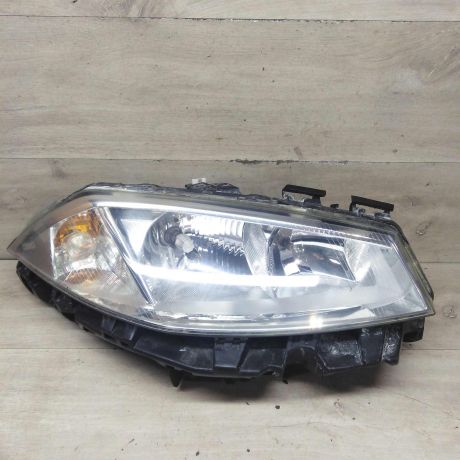 fara-peredniaia-pravaia-renault-megane-ii-dorestailing-art-97667-big-0