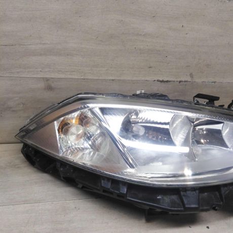 fara-peredniaia-pravaia-renault-megane-ii-dorestailing-art-97667-big-2