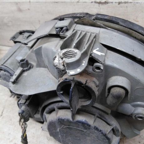 fara-peredniaia-pravaia-mercedes-c-klass-w203-kupe-art-98148-big-9