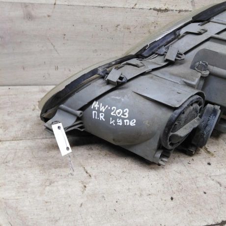 fara-peredniaia-pravaia-mercedes-c-klass-w203-kupe-art-98148-big-3