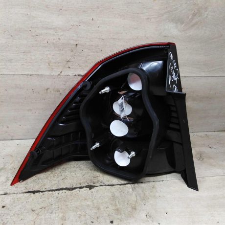 fonar-zadnii-pravyi-ford-focus-2-sedan-art-98232-big-1