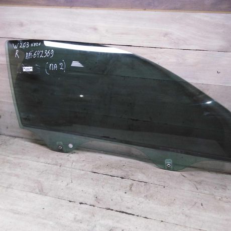 steklo-perednee-pravoe-dveri-mercedes-c-klass-w203-kupe-art-98293-big-0