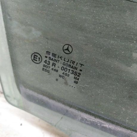 steklo-perednee-pravoe-dveri-mercedes-c-klass-w203-kupe-art-98293-big-1