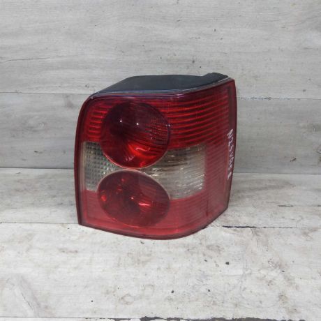 fonar-zadnii-pravyi-volkswagen-passat-b5-gp-universal-art-99265-big-0