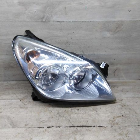 fara-peredniaia-pravaia-opel-astra-h-art-99398-big-0