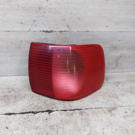 fonar-zadnii-pravyi-audi-80-b4-sedan-art-99402-big-0