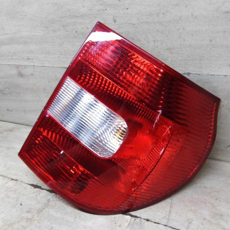 fonar-zadnii-pravyi-skoda-yeti-i-art-100230-big-0