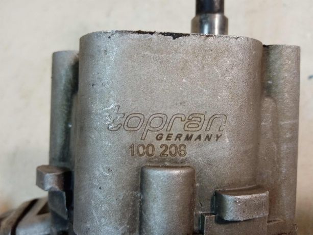 nasos-maslianyi-audi-80-b4-20-audi-100-c4-20-volkswagen-passat-b3-20-volkswagen-passat-b4-20-art-31027-big-3