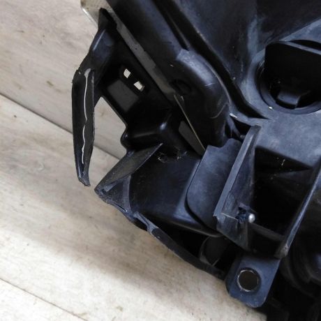 fara-levaia-renault-megane-ii-do-rest-art-100419-big-1