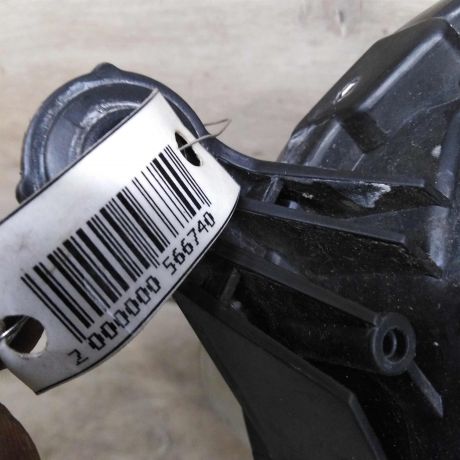 fara-peredniaia-pravaia-volkswagen-jetta-5-volkswagen-golf-5-art-100423-big-1