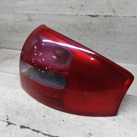 fonar-zadnii-pravyi-audi-a6-c5-defekt-art-100432-big-7