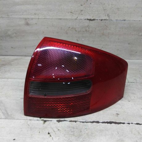 fonar-zadnii-pravyi-audi-a6-c5-defekt-art-100432-big-0