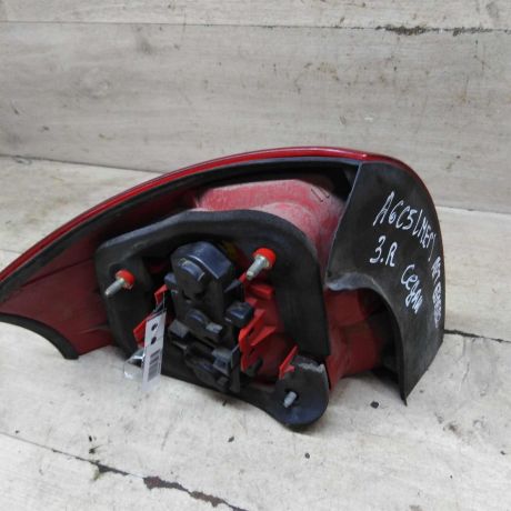 fonar-zadnii-pravyi-audi-a6-c5-defekt-art-100432-big-6