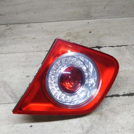 fonar-zadnii-pravyi-volkswagen-jetta-5-na-krysku-bagaznika-art-100441-big-0