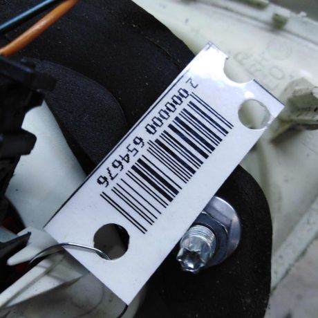 fonar-zadnii-pravyi-volkswagen-jetta-5-na-krysku-bagaznika-art-100441-big-3