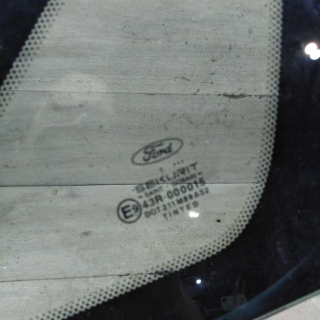 steklo-gluxoe-zadnee-pravoe-fortocka-ford-focus-i-sedan-art-100836-big-1