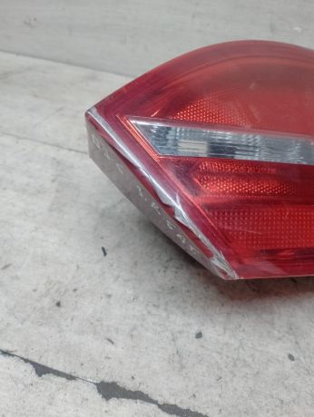 fonar-zadnii-pravyi-volkswagen-jetta-vi-defekt-art-100929-big-4