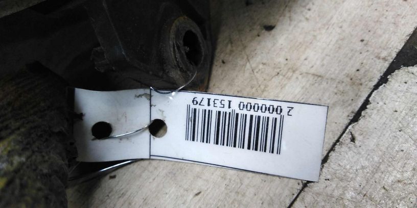 fara-peredniaia-pravaia-peugeot-307-defekt-art-100936-big-2