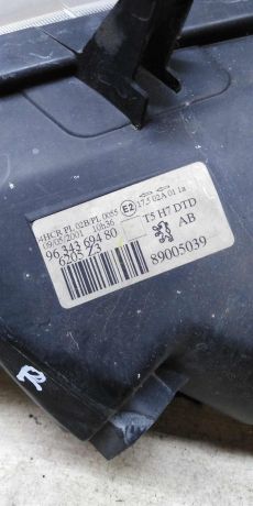 fara-peredniaia-pravaia-peugeot-307-defekt-art-100936-big-6