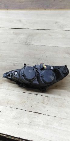 fara-peredniaia-pravaia-peugeot-307-defekt-art-100936-big-7