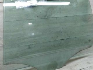 steklo-dveri-zadnee-levoe-volkswagen-passat-b6-art-101000