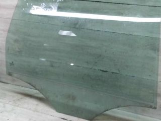 steklo-dveri-zadnee-pravoe-volkswagen-passat-b6-universal-art-101001
