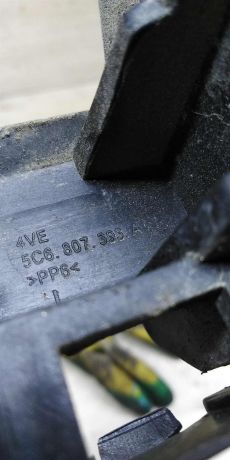 kronstein-zadnii-pravyi-pod-fonar-volkswagen-jetta-vi-art-101119-big-1