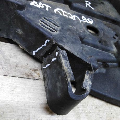 kronstein-fary-pravyi-renault-fluence-i-art-101552-big-4